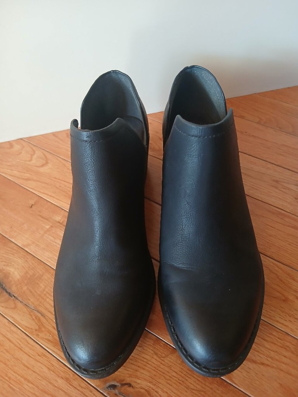 BC Born in California Women 7 Black Vegan Ankle Booties Block Hee